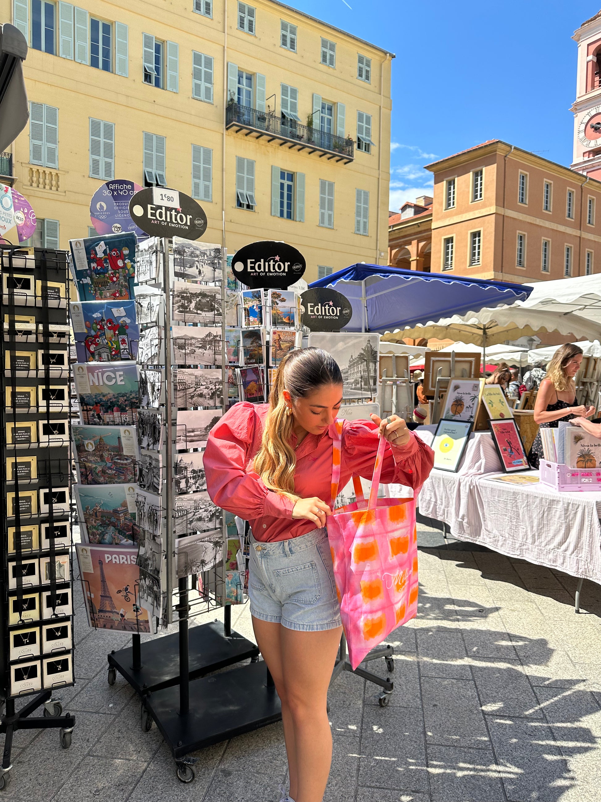 Tote bag aux couleurs d'un coucher de soleil. Collection printemps/été, mode éthique et féminine, fabriquée au Portugal avec des tissus dormants.